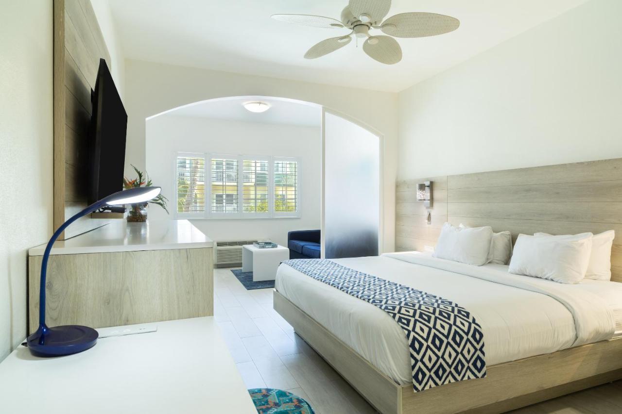 Ports Of Call Resort Grace Bay Exterior photo